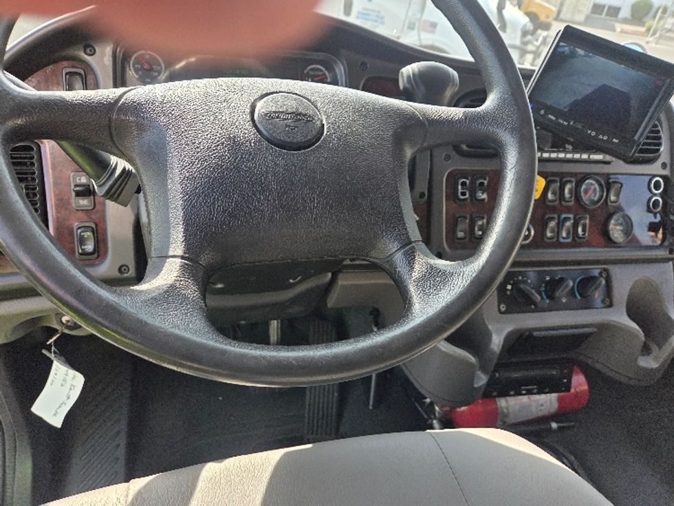 Refrigerated Truck-Light and Medium Duty Trucks-Freightliner-2020-M2-Kent-WA-175,585\n\t\tmiles-$ 62,750 - Image 18
