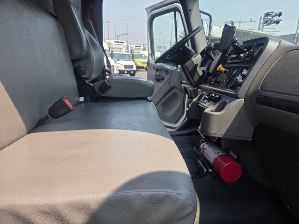 Refrigerated Truck-Light and Medium Duty Trucks-Freightliner-2020-M2-Kent-WA-175,585\n\t\tmiles-$ 62,750 - Image 22