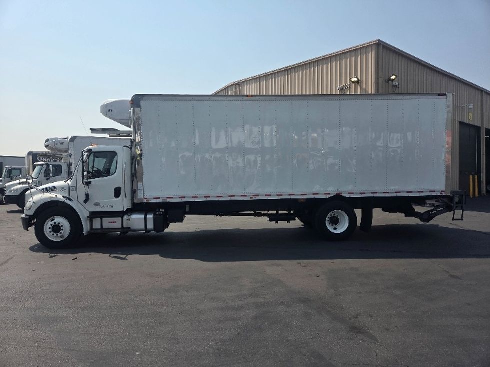Refrigerated Truck-Light and Medium Duty Trucks-Freightliner-2020-M2-Kent-WA-175,585\n\t\tmiles-$ 62,750 - Image 4