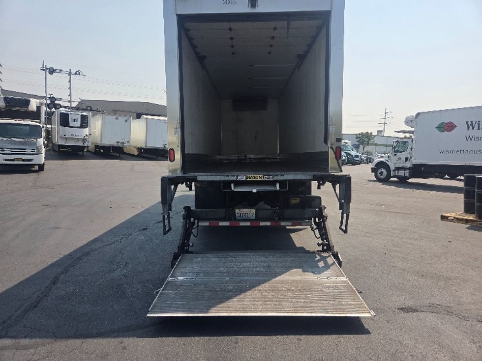 Refrigerated Truck-Light and Medium Duty Trucks-Freightliner-2020-M2-Kent-WA-175,585\n\t\tmiles-$ 62,750 - Image 9