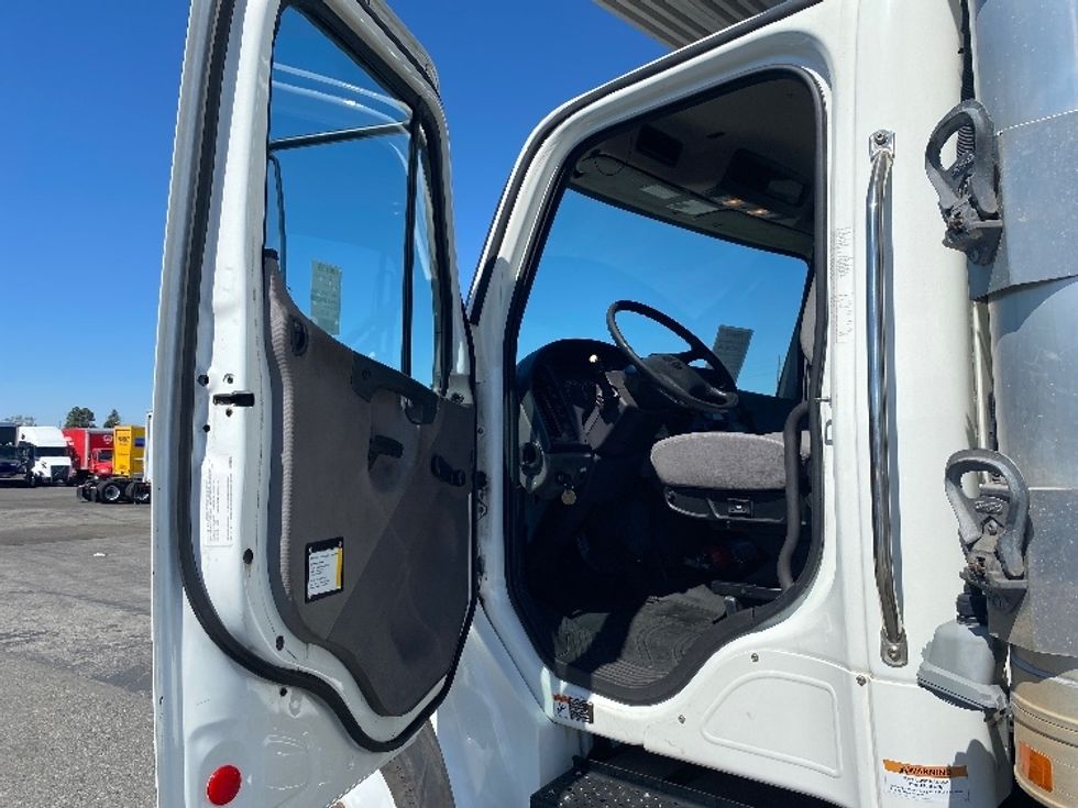 Refrigerated Truck-Light and Medium Duty Trucks-Freightliner-2020-M2-La Mirada-CA-57,415\n\t\tmiles-$ 70,250 - Image 16