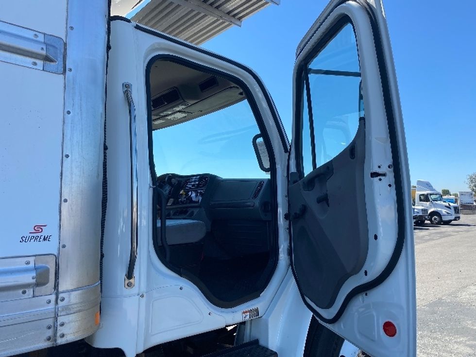 Refrigerated Truck-Light and Medium Duty Trucks-Freightliner-2020-M2-La Mirada-CA-57,415\n\t\tmiles-$ 70,250 - Image 20