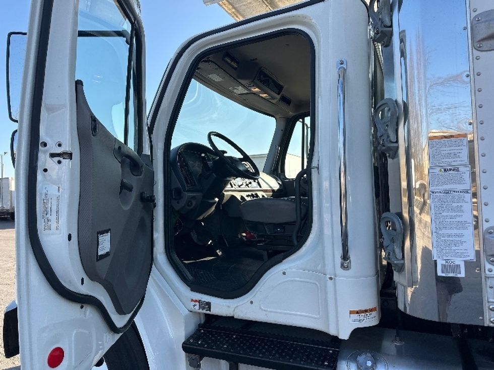 Refrigerated Truck-Light and Medium Duty Trucks-Freightliner-2020-M2-La Vergne-TN-245,756\n\t\tmiles-$ 66,500 - Image 16
