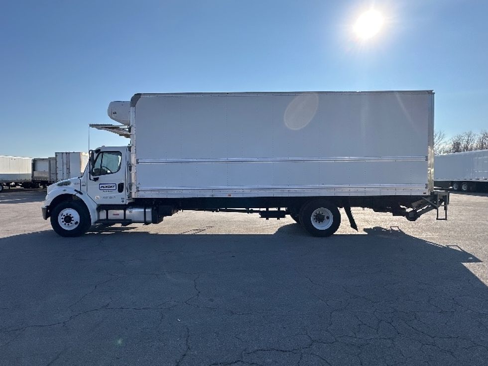Refrigerated Truck-Light and Medium Duty Trucks-Freightliner-2020-M2-La Vergne-TN-262,927\n\t\tmiles-$ 64,750 - Image 4