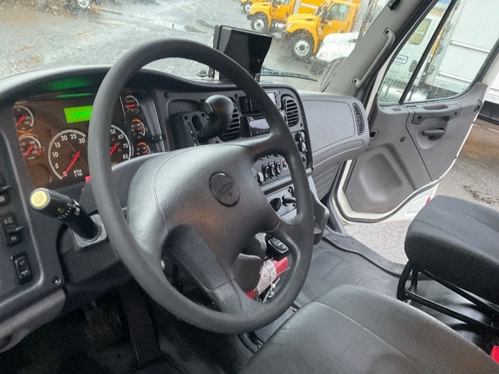 Refrigerated Truck-Light and Medium Duty Trucks-Freightliner-2020-M2-Lacey-WA-387,995\n\t\tmiles-$ 23,000 - Image 17