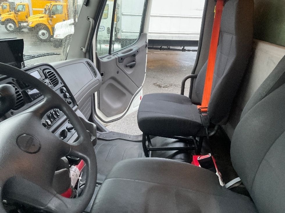 Refrigerated Truck-Light and Medium Duty Trucks-Freightliner-2020-M2-Lacey-WA-387,995\n\t\tmiles-$ 23,000 - Image 19