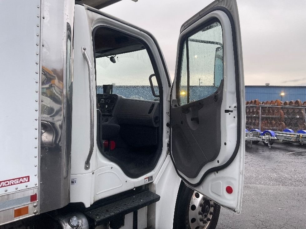 Refrigerated Truck-Light and Medium Duty Trucks-Freightliner-2020-M2-Lacey-WA-387,995\n\t\tmiles-$ 23,000 - Image 20