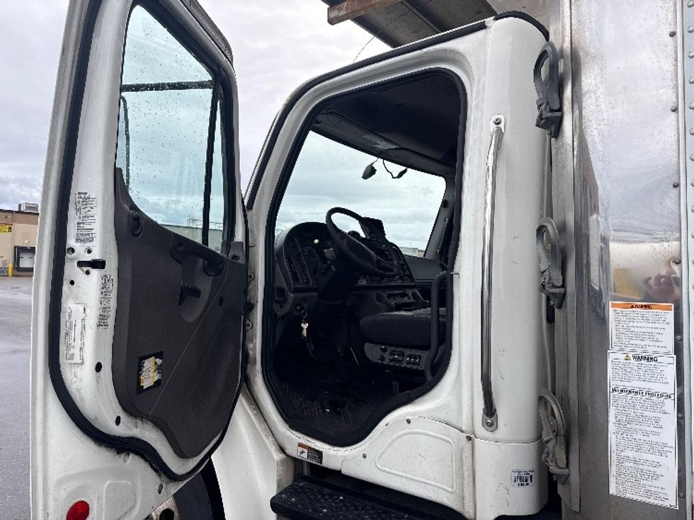 Refrigerated Truck-Light and Medium Duty Trucks-Freightliner-2020-M2-Lacey-WA-592,031\n\t\tmiles-$ 23,000 - Image 15