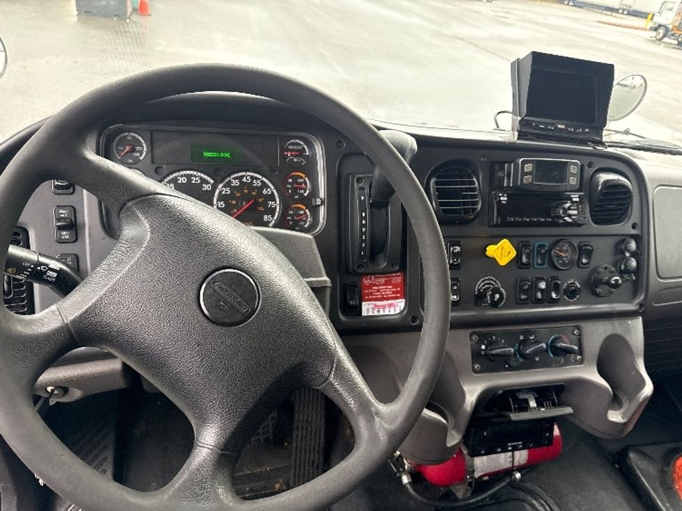 Refrigerated Truck-Light and Medium Duty Trucks-Freightliner-2020-M2-Lacey-WA-592,031\n\t\tmiles-$ 23,000 - Image 16