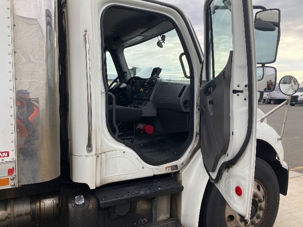 Refrigerated Truck-Light and Medium Duty Trucks-Freightliner-2020-M2-Lacey-WA-592,031\n\t\tmiles-$ 23,000 - Image 18
