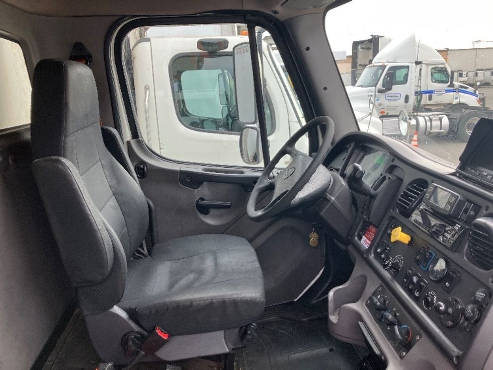 Refrigerated Truck-Light and Medium Duty Trucks-Freightliner-2020-M2-Lacey-WA-592,031\n\t\tmiles-$ 23,000 - Image 20