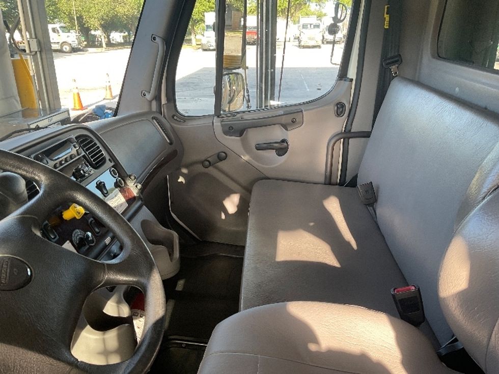 Refrigerated Truck-Light and Medium Duty Trucks-Freightliner-2020-M2-Lakeland-FL-198,256\n\t\tmiles-$ 47,750 - Image 19