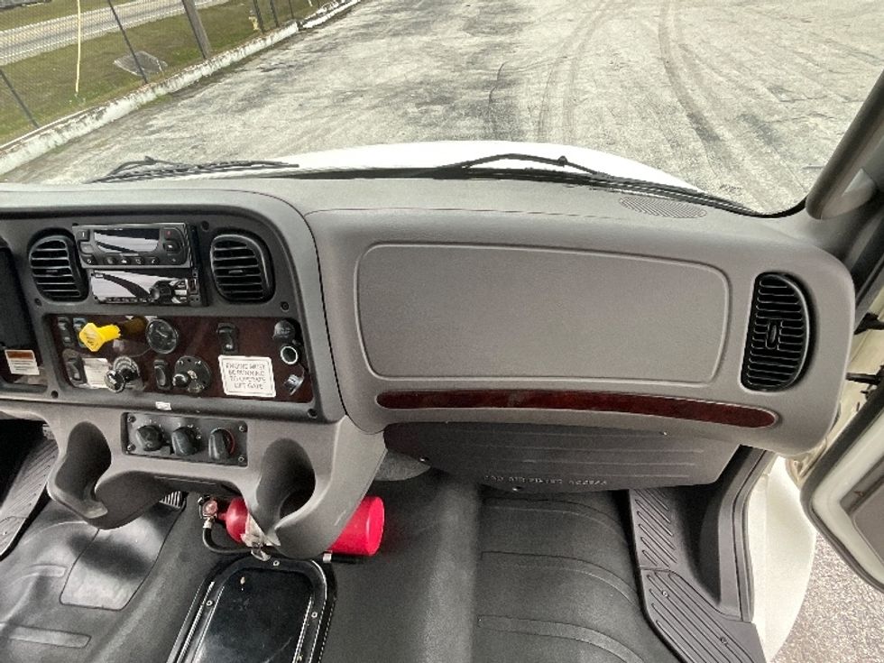 Refrigerated Truck-Light and Medium Duty Trucks-Freightliner-2020-M2-Lakeland-FL-198,256\n\t\tmiles-$ 47,750 - Image 21