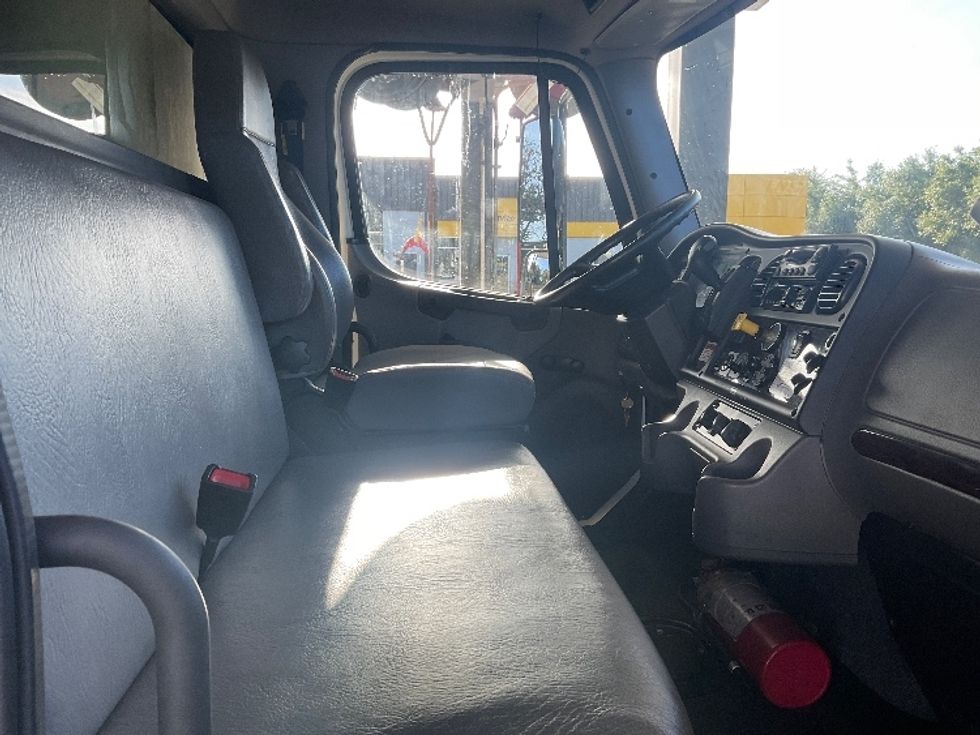 Refrigerated Truck-Light and Medium Duty Trucks-Freightliner-2020-M2-Lakeland-FL-198,256\n\t\tmiles-$ 47,750 - Image 22
