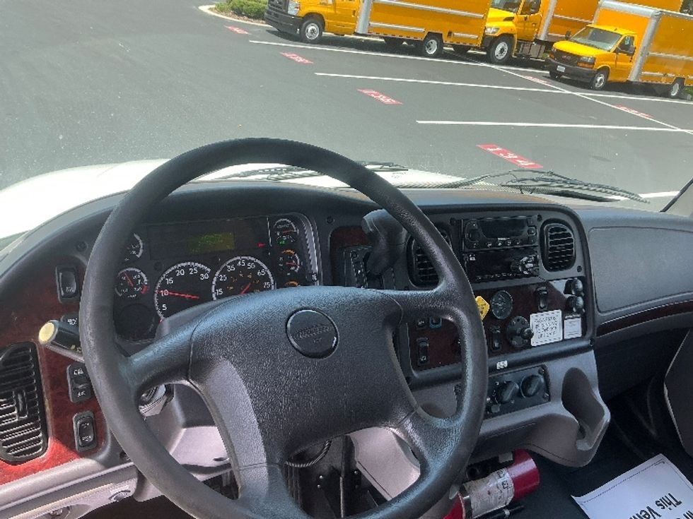 Refrigerated Truck-Light and Medium Duty Trucks-Freightliner-2020-M2-Lakeland-FL-264,735\n\t\tmiles-$ 50,500 - Image 18