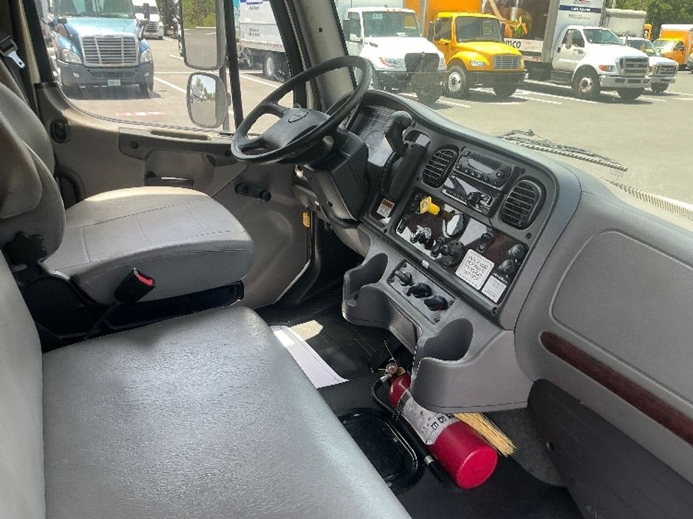 Refrigerated Truck-Light and Medium Duty Trucks-Freightliner-2020-M2-Lakeland-FL-264,735\n\t\tmiles-$ 50,500 - Image 22