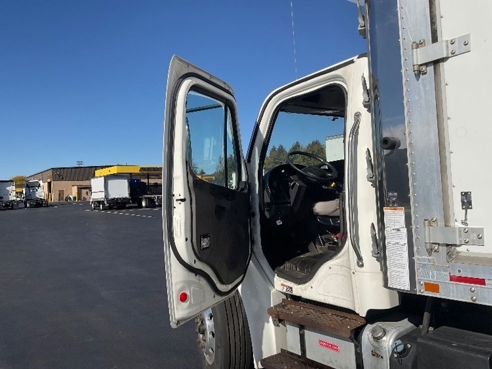 Refrigerated Truck-Light and Medium Duty Trucks-Freightliner-2020-M2-Lancaster-PA-281,026\n\t\tmiles-$ 31,500 - Image 16