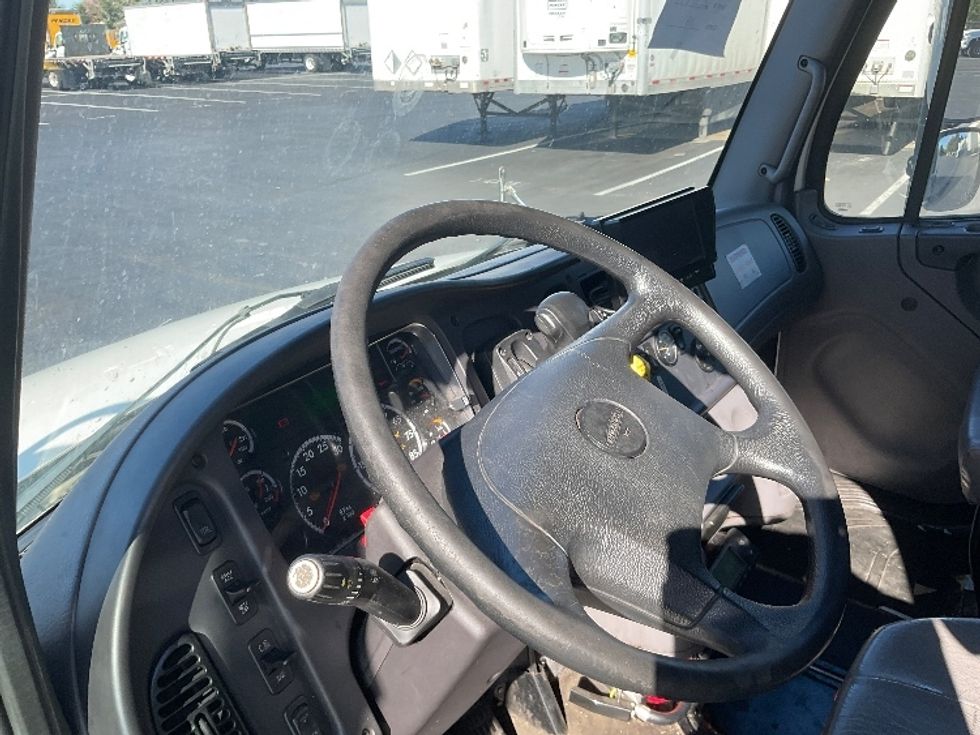 Refrigerated Truck-Light and Medium Duty Trucks-Freightliner-2020-M2-Lancaster-PA-281,026\n\t\tmiles-$ 31,500 - Image 17