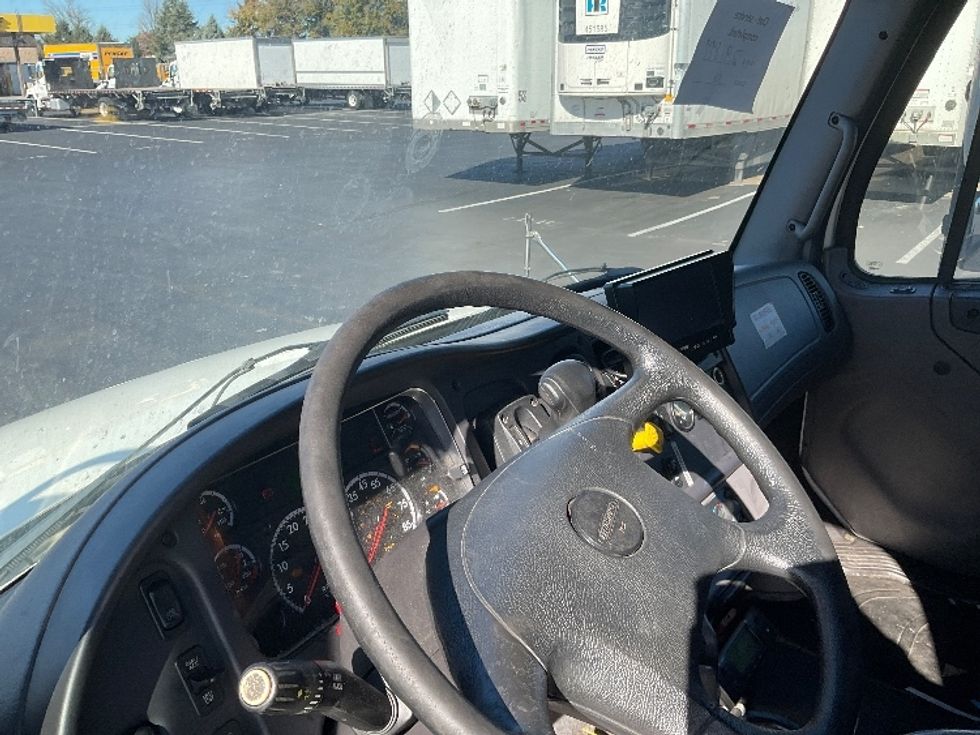 Refrigerated Truck-Light and Medium Duty Trucks-Freightliner-2020-M2-Lancaster-PA-281,026\n\t\tmiles-$ 31,500 - Image 18