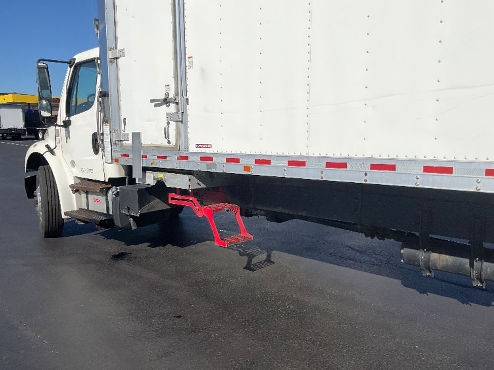 Refrigerated Truck-Light and Medium Duty Trucks-Freightliner-2020-M2-Lancaster-PA-281,026\n\t\tmiles-$ 31,500 - Image 5