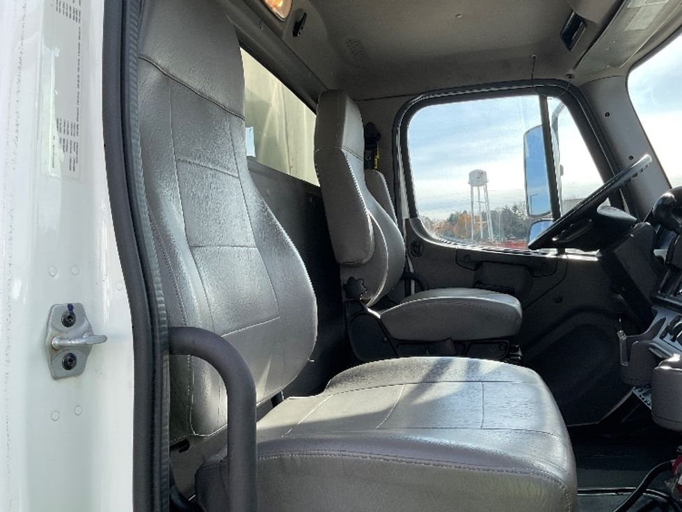 Refrigerated Truck-Light and Medium Duty Trucks-Freightliner-2020-M2-Lancaster-PA-299,817\n\t\tmiles-$ 28,500 - Image 22