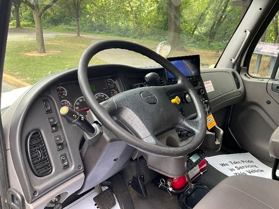 Refrigerated Truck-Light and Medium Duty Trucks-Freightliner-2020-M2-Lancaster-PA-304,130\n\t\tmiles-$ 28,000 - Image 17