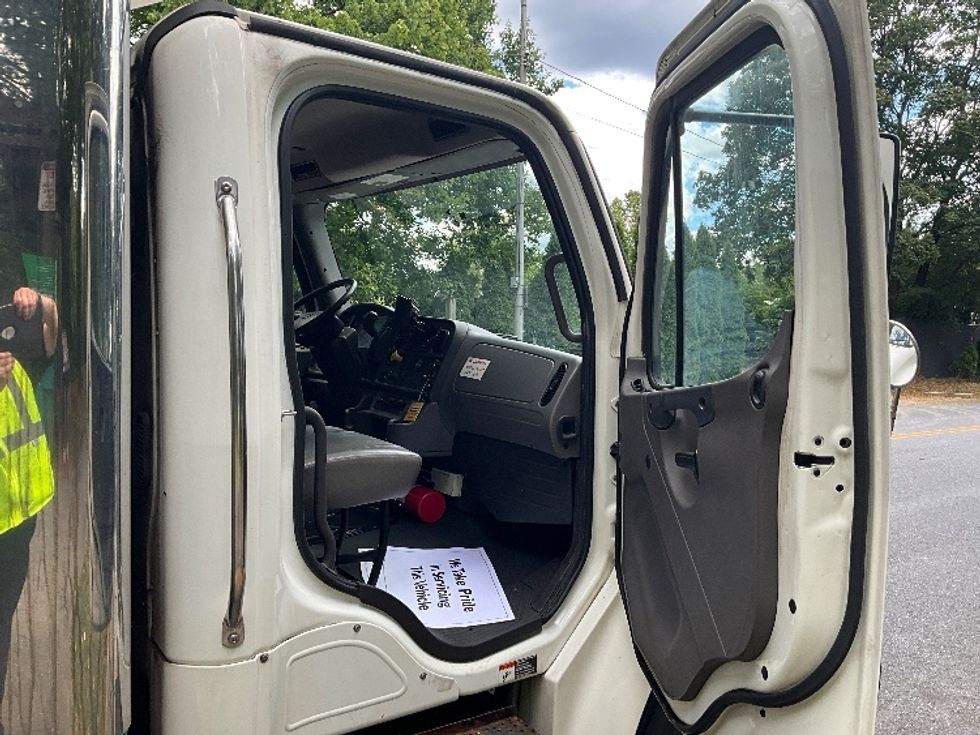 Refrigerated Truck-Light and Medium Duty Trucks-Freightliner-2020-M2-Lancaster-PA-304,130\n\t\tmiles-$ 28,000 - Image 20