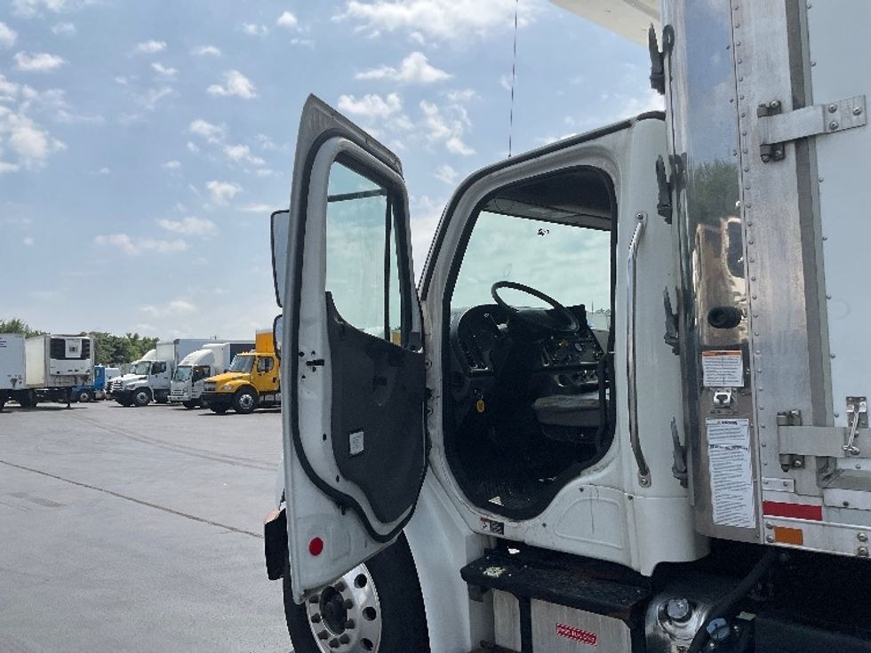 Refrigerated Truck-Light and Medium Duty Trucks-Freightliner-2020-M2-Lancaster-PA-310,499\n\t\tmiles-$ 27,250 - Image 16