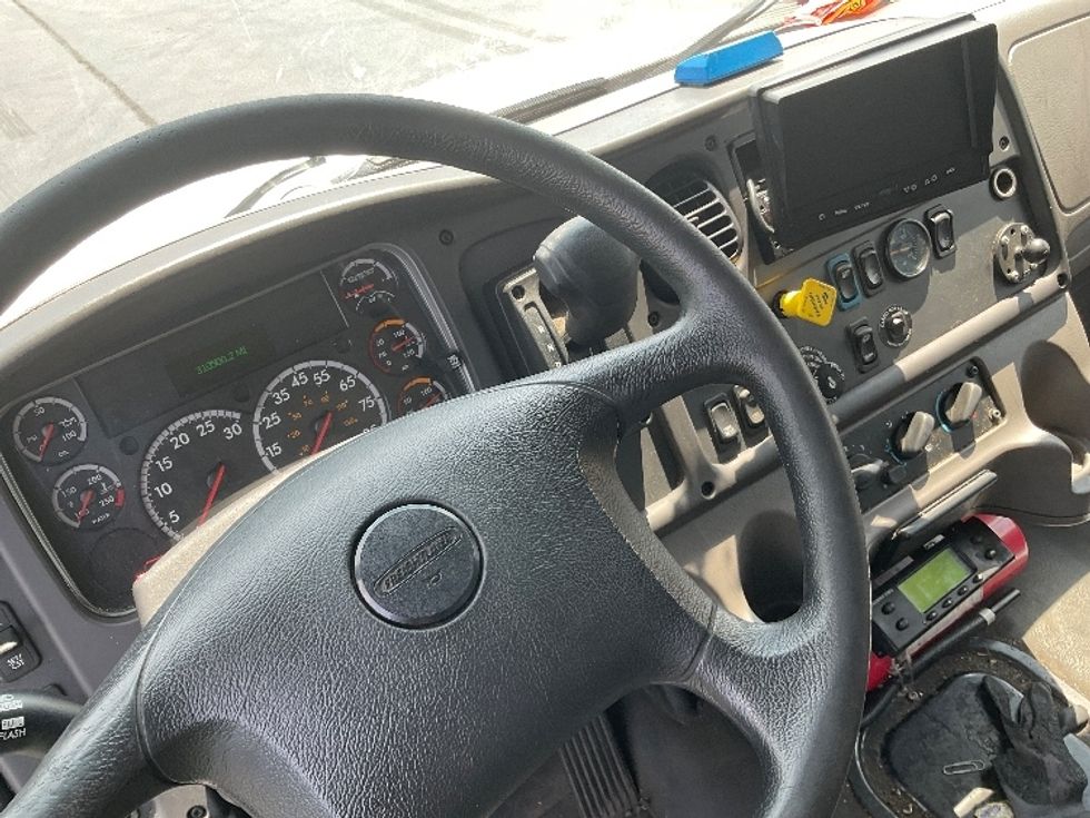 Refrigerated Truck-Light and Medium Duty Trucks-Freightliner-2020-M2-Lancaster-PA-310,499\n\t\tmiles-$ 27,250 - Image 18