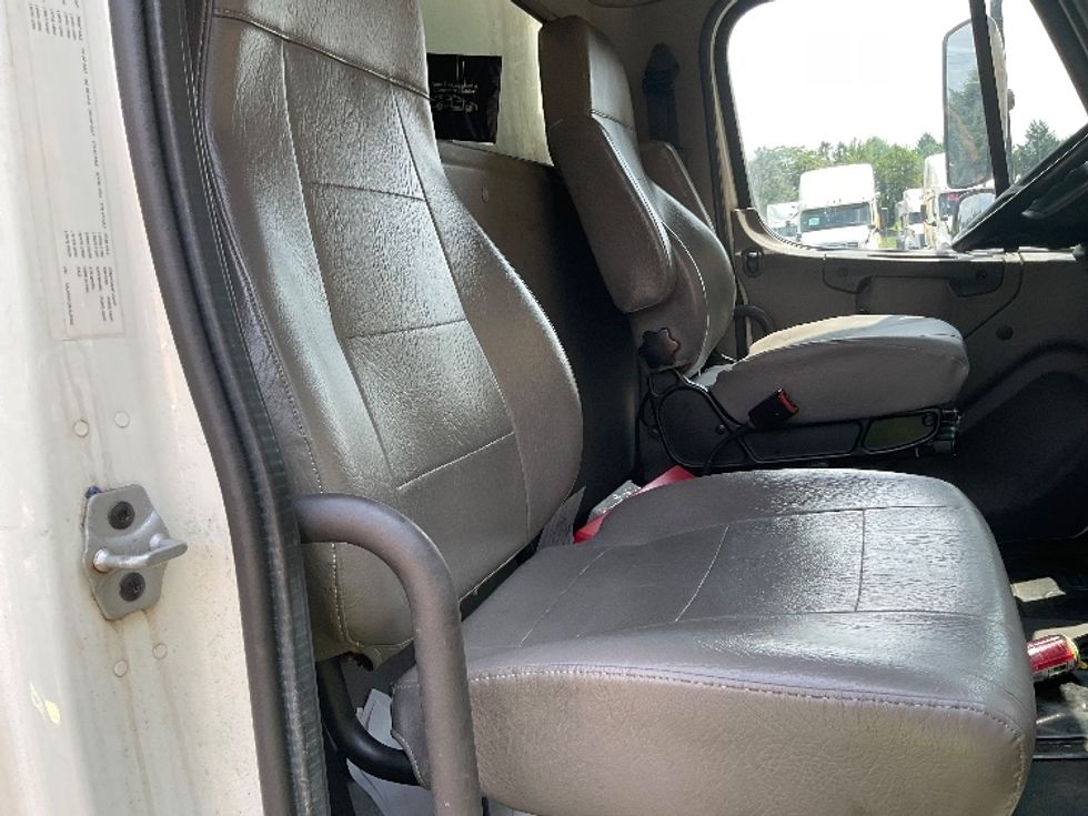 Refrigerated Truck-Light and Medium Duty Trucks-Freightliner-2020-M2-Lancaster-PA-310,499\n\t\tmiles-$ 27,250 - Image 22