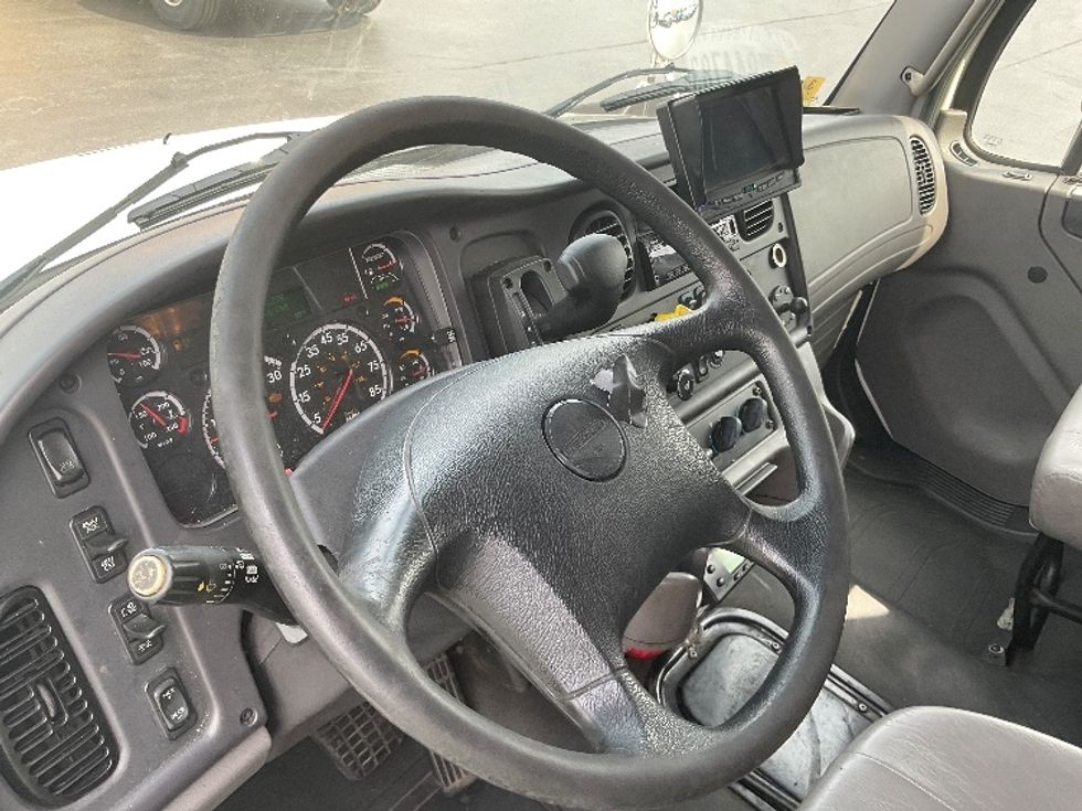 Refrigerated Truck-Light and Medium Duty Trucks-Freightliner-2020-M2-Lancaster-PA-312,098\n\t\tmiles-$ 26,500 - Image 17