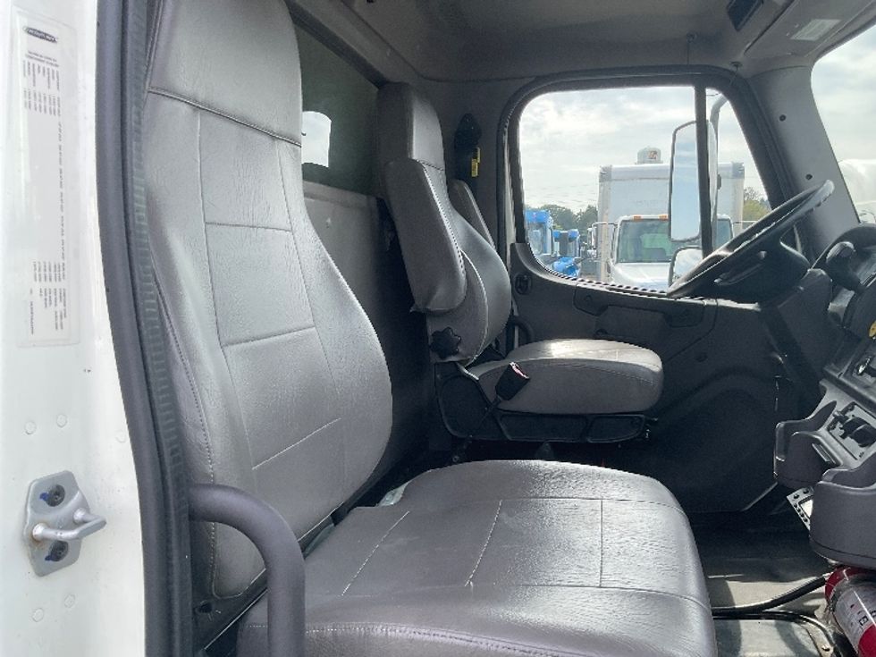 Refrigerated Truck-Light and Medium Duty Trucks-Freightliner-2020-M2-Lancaster-PA-312,098\n\t\tmiles-$ 26,500 - Image 22