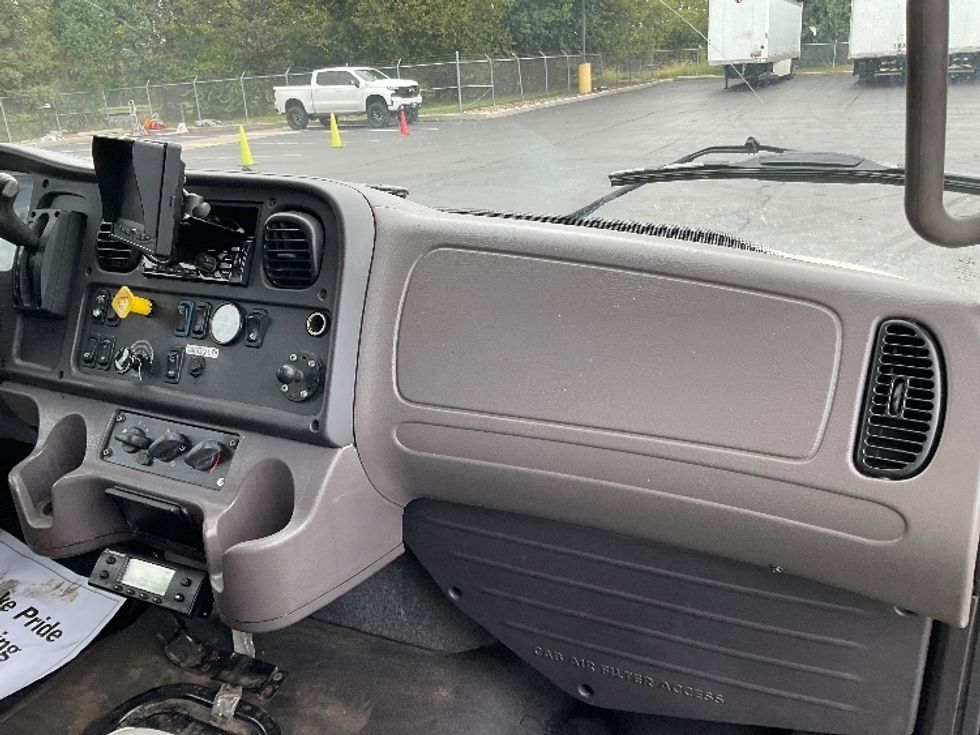 Refrigerated Truck-Light and Medium Duty Trucks-Freightliner-2020-M2-Lancaster-PA-313,627\n\t\tmiles-$ 26,500 - Image 21