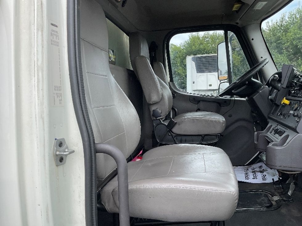 Refrigerated Truck-Light and Medium Duty Trucks-Freightliner-2020-M2-Lancaster-PA-313,627\n\t\tmiles-$ 26,500 - Image 22