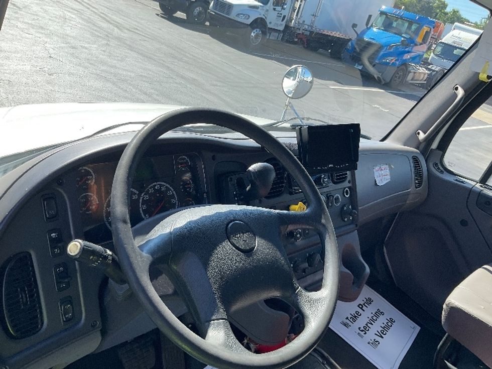 Refrigerated Truck-Light and Medium Duty Trucks-Freightliner-2020-M2-Lancaster-PA-327,153\n\t\tmiles-$ 23,000 - Image 18