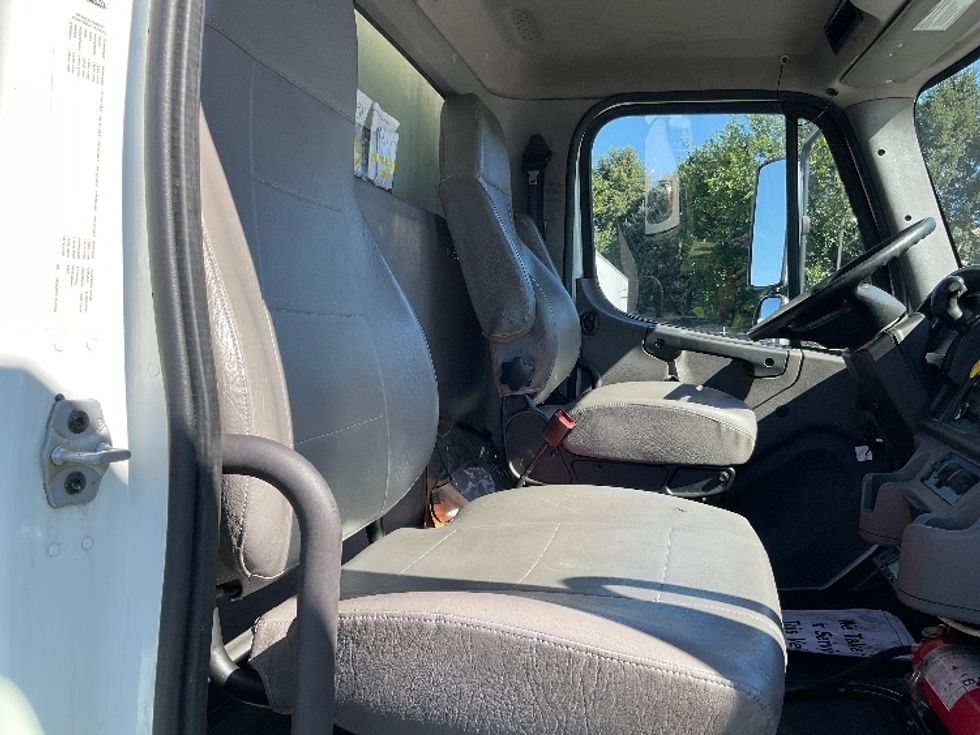 Refrigerated Truck-Light and Medium Duty Trucks-Freightliner-2020-M2-Lancaster-PA-327,153\n\t\tmiles-$ 23,000 - Image 22