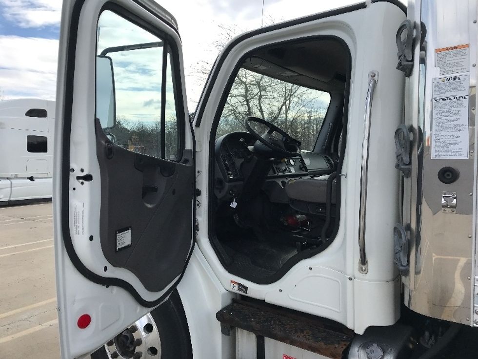 Refrigerated Truck-Light and Medium Duty Trucks-Freightliner-2020-M2-Lancaster-PA-329,324\n\t\tmiles-$ 24,000 - Image 16