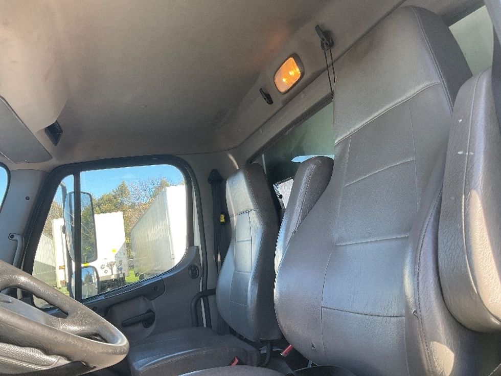 Refrigerated Truck-Light and Medium Duty Trucks-Freightliner-2020-M2-Lancaster-PA-339,705\n\t\tmiles-$ 23,000 - Image 19