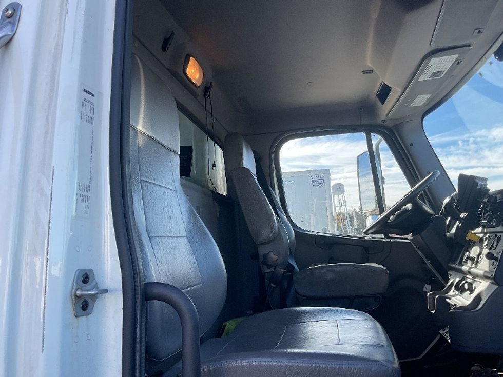 Refrigerated Truck-Light and Medium Duty Trucks-Freightliner-2020-M2-Lancaster-PA-339,705\n\t\tmiles-$ 23,000 - Image 22