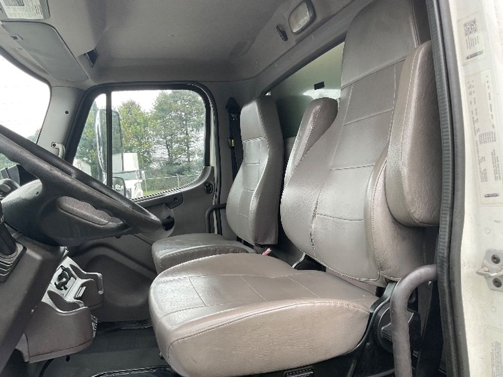 Refrigerated Truck-Light and Medium Duty Trucks-Freightliner-2020-M2-Lancaster-PA-363,450\n\t\tmiles-$ 23,000 - Image 19