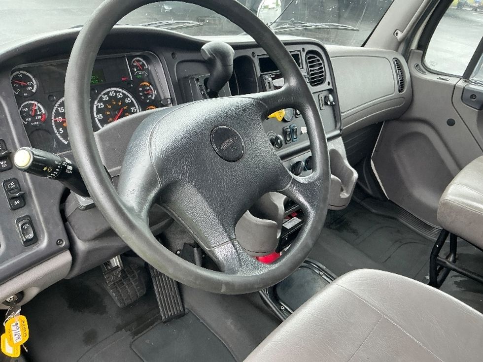 Refrigerated Truck-Light and Medium Duty Trucks-Freightliner-2020-M2-Lexington-KY-239,782\n\t\tmiles-$ 37,500 - Image 16
