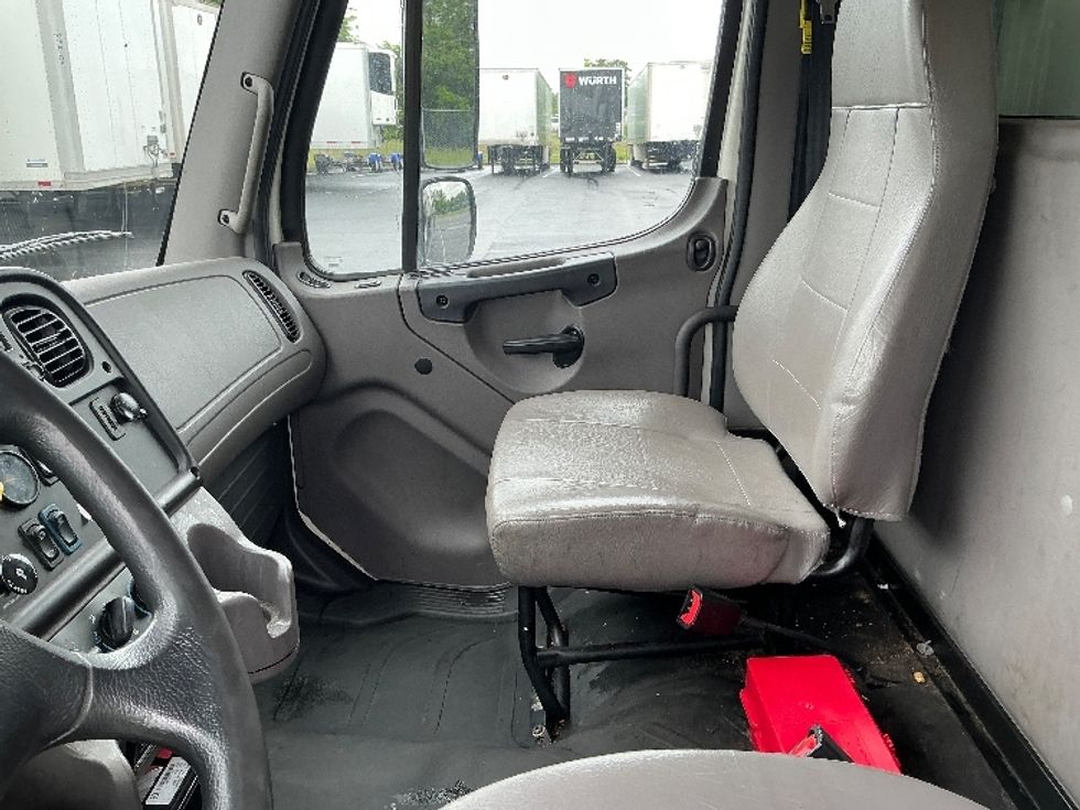 Refrigerated Truck-Light and Medium Duty Trucks-Freightliner-2020-M2-Lexington-KY-239,782\n\t\tmiles-$ 37,500 - Image 18