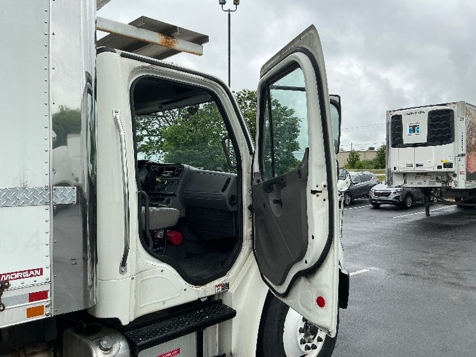Refrigerated Truck-Light and Medium Duty Trucks-Freightliner-2020-M2-Lexington-KY-239,782\n\t\tmiles-$ 37,500 - Image 19