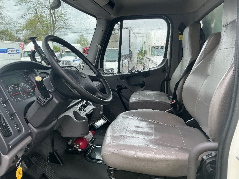 Refrigerated Truck-Light and Medium Duty Trucks-Freightliner-2020-M2-Lexington-KY-241,207\n\t\tmiles-$ 45,000 - Image 17