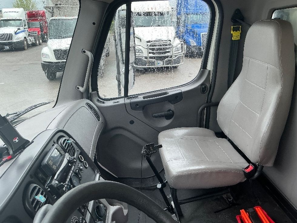 Refrigerated Truck-Light and Medium Duty Trucks-Freightliner-2020-M2-Lexington-KY-241,207\n\t\tmiles-$ 45,000 - Image 19
