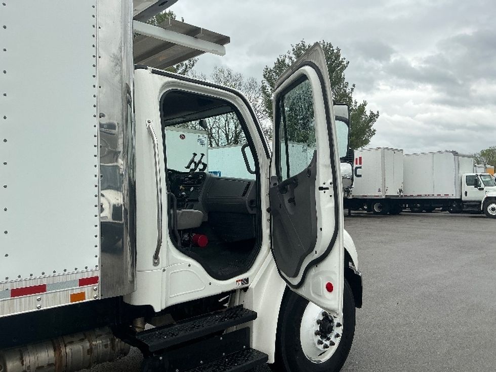 Refrigerated Truck-Light and Medium Duty Trucks-Freightliner-2020-M2-Lexington-KY-241,207\n\t\tmiles-$ 45,000 - Image 20