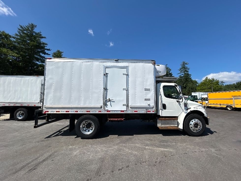 Refrigerated Truck-Light and Medium Duty Trucks-Freightliner-2020-M2-Londonderry-NH-129,252\n\t\tmiles-$ 55,000 - Image 15