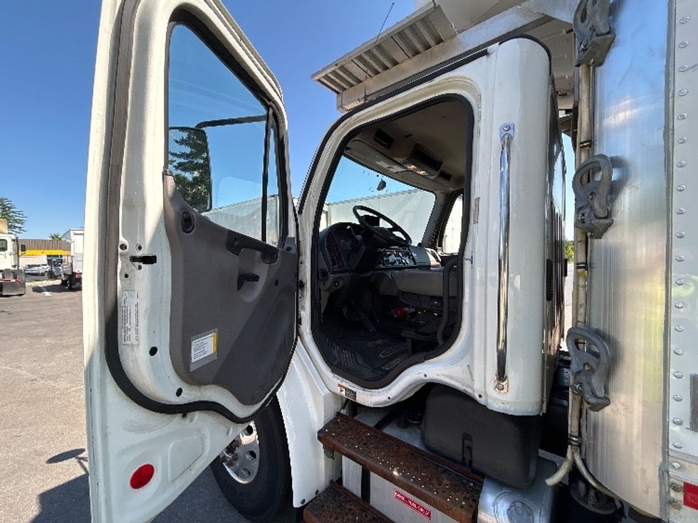 Refrigerated Truck-Light and Medium Duty Trucks-Freightliner-2020-M2-Londonderry-NH-129,252\n\t\tmiles-$ 55,000 - Image 16