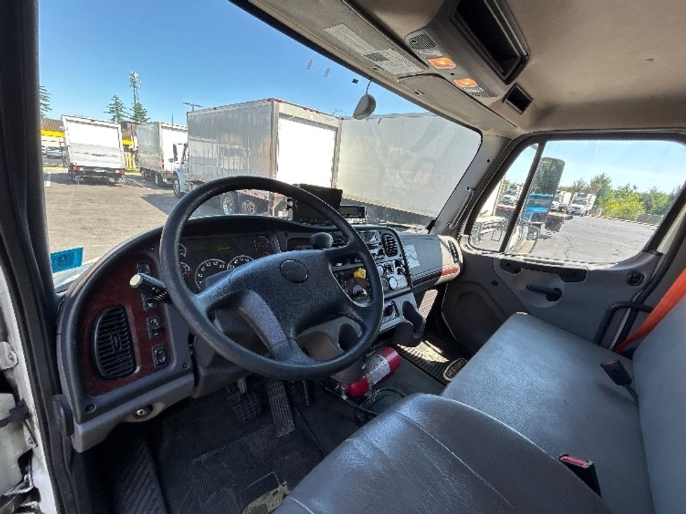 Refrigerated Truck-Light and Medium Duty Trucks-Freightliner-2020-M2-Londonderry-NH-129,252\n\t\tmiles-$ 55,000 - Image 17