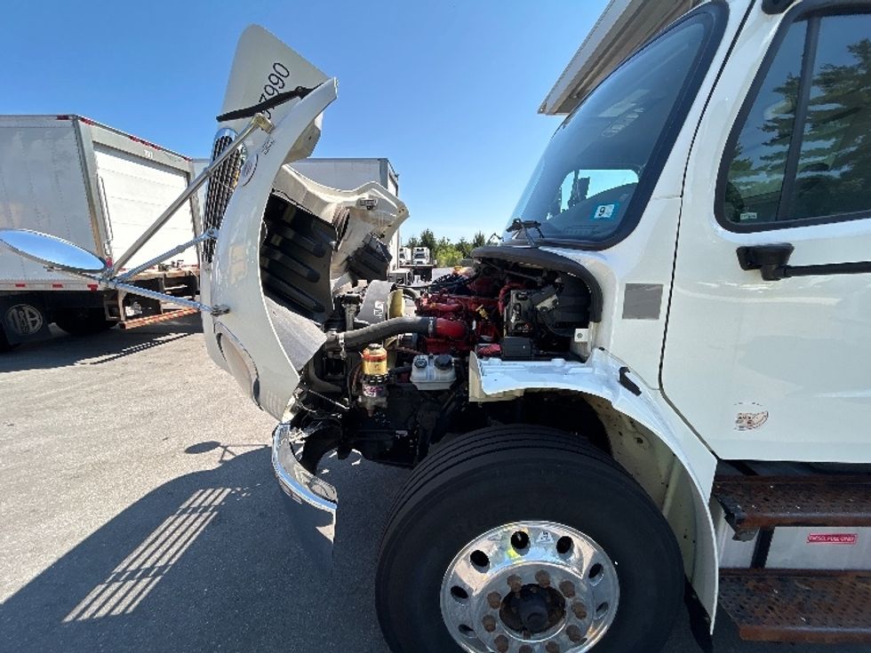 Refrigerated Truck-Light and Medium Duty Trucks-Freightliner-2020-M2-Londonderry-NH-129,252\n\t\tmiles-$ 55,000 - Image 24